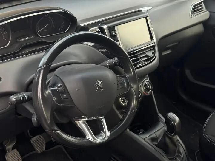 Peugeot 208 PureTech 82 5 porte Allure