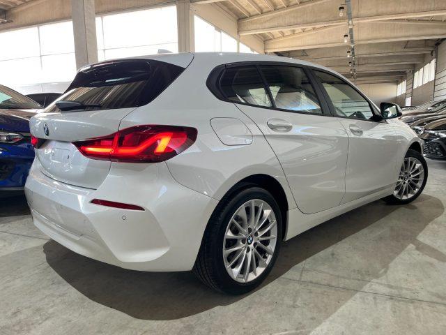 BMW 118 i 5p. Business Advantage /Nav/F.Led/ParK /CAR PLAY