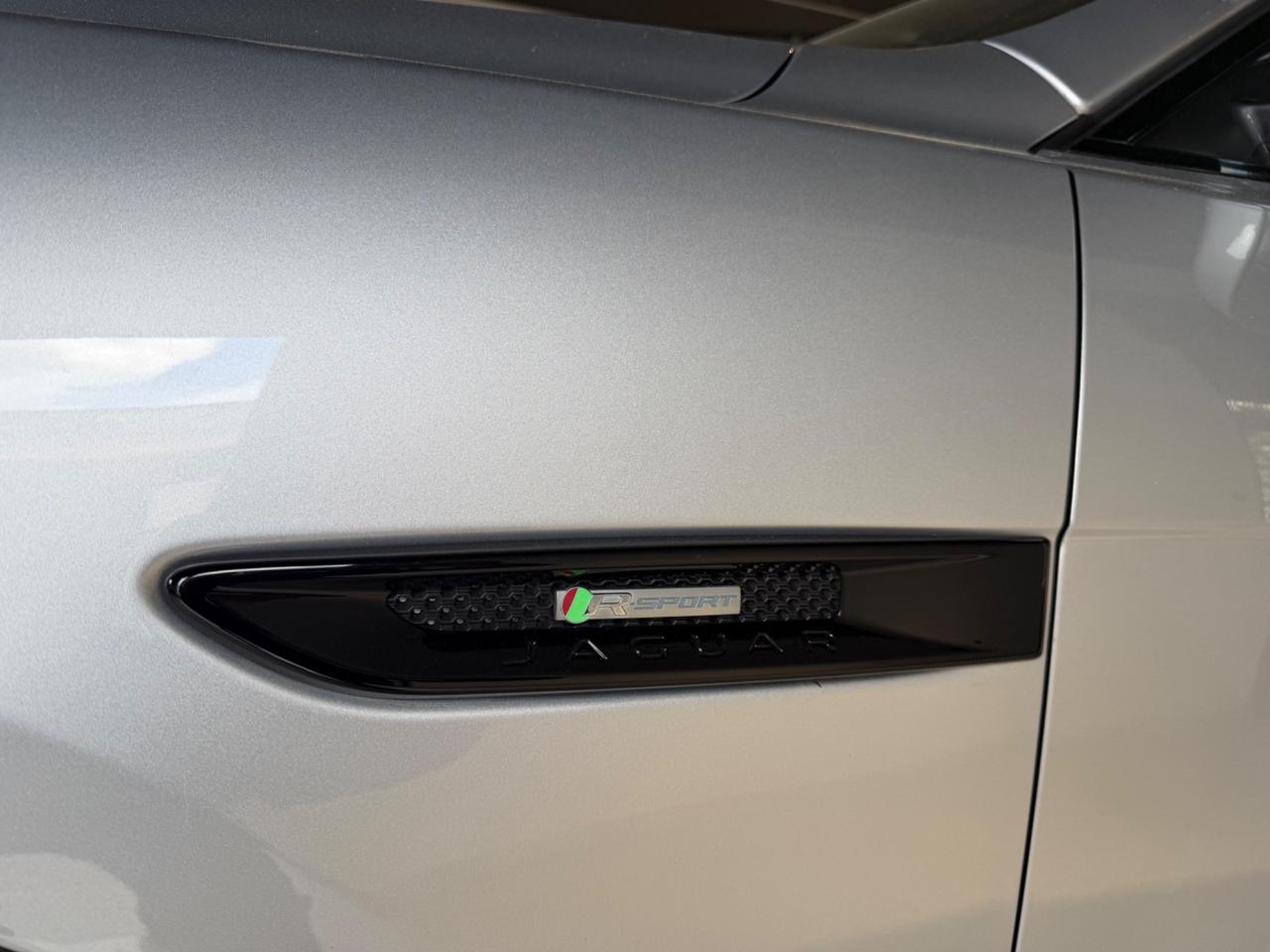 Jaguar F-Pace 2.0 R-Sport MOTORE 0Km fatturato