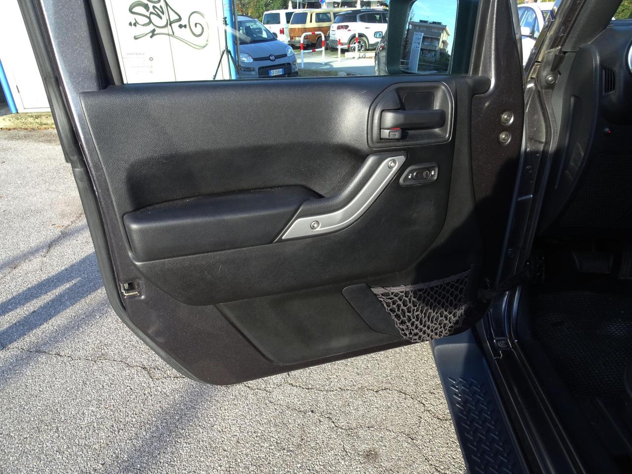 Jeep Wrangler 2.8 CRD DPF Sahara 4x4 automatic