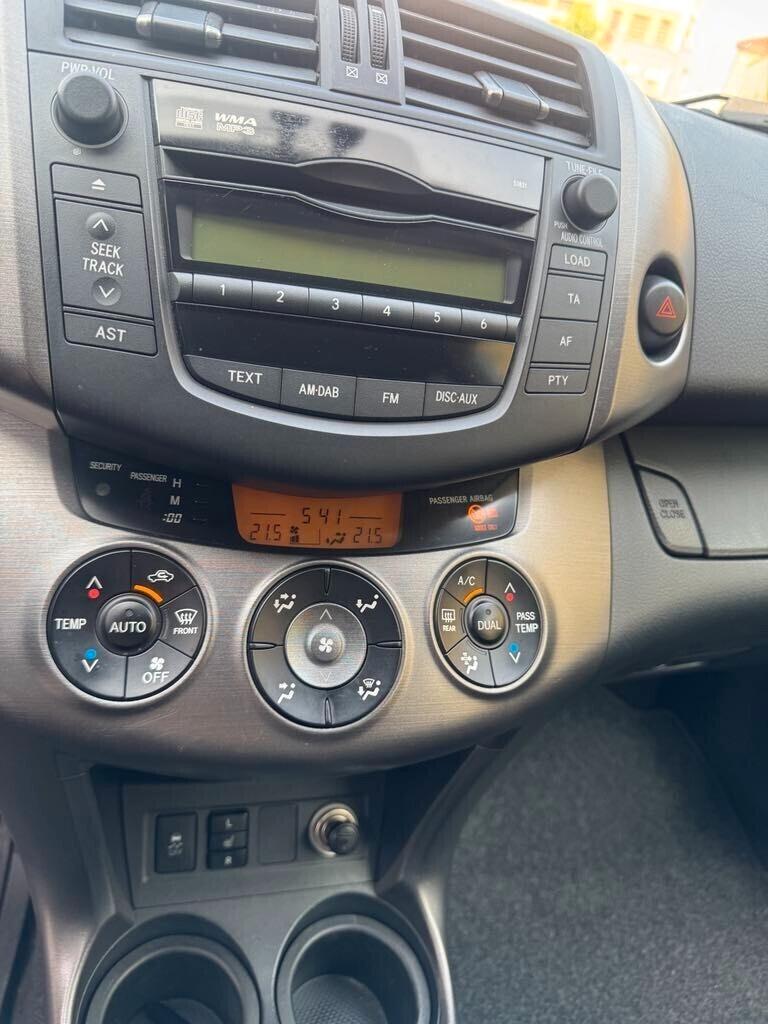 Toyota RAV 4 RAV4 Crossover 2.2 D-4D 150 CV DPF Exclusive
