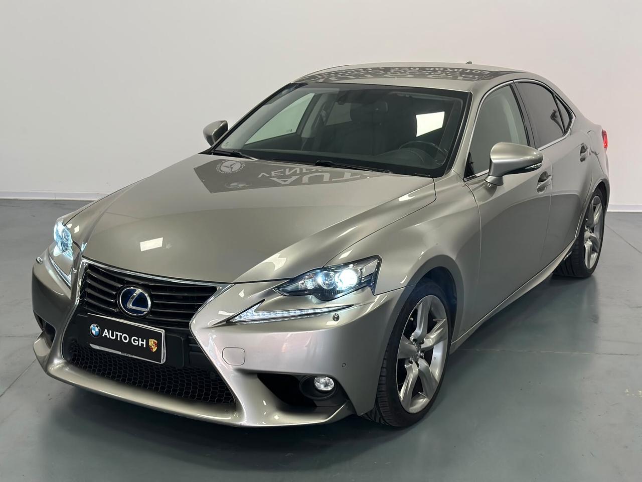 Lexus IS Hybrid FSport