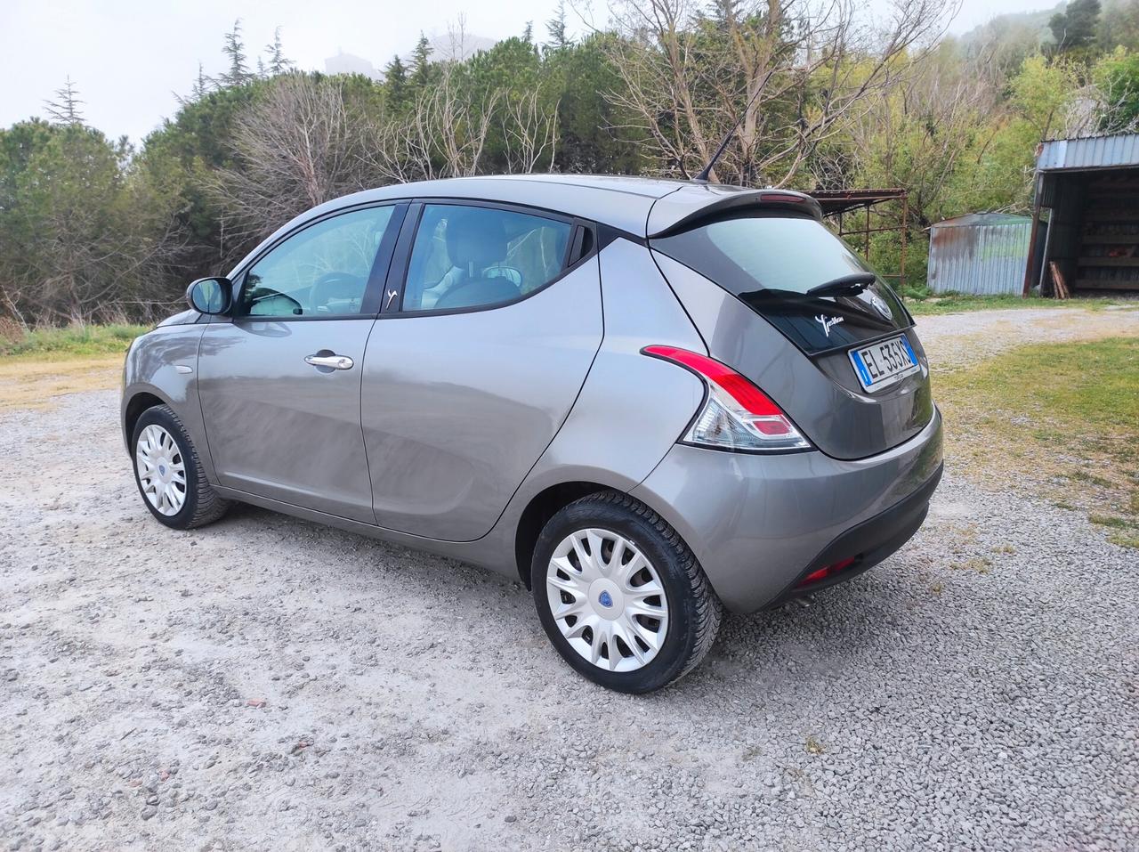 Lancia Ypsilon 1.2 69 CV 5 porte S&S Gold