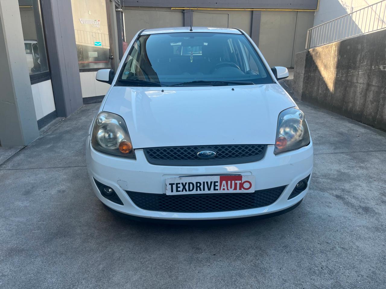 Ford Fiesta 1.2 16V 5p. Ghia