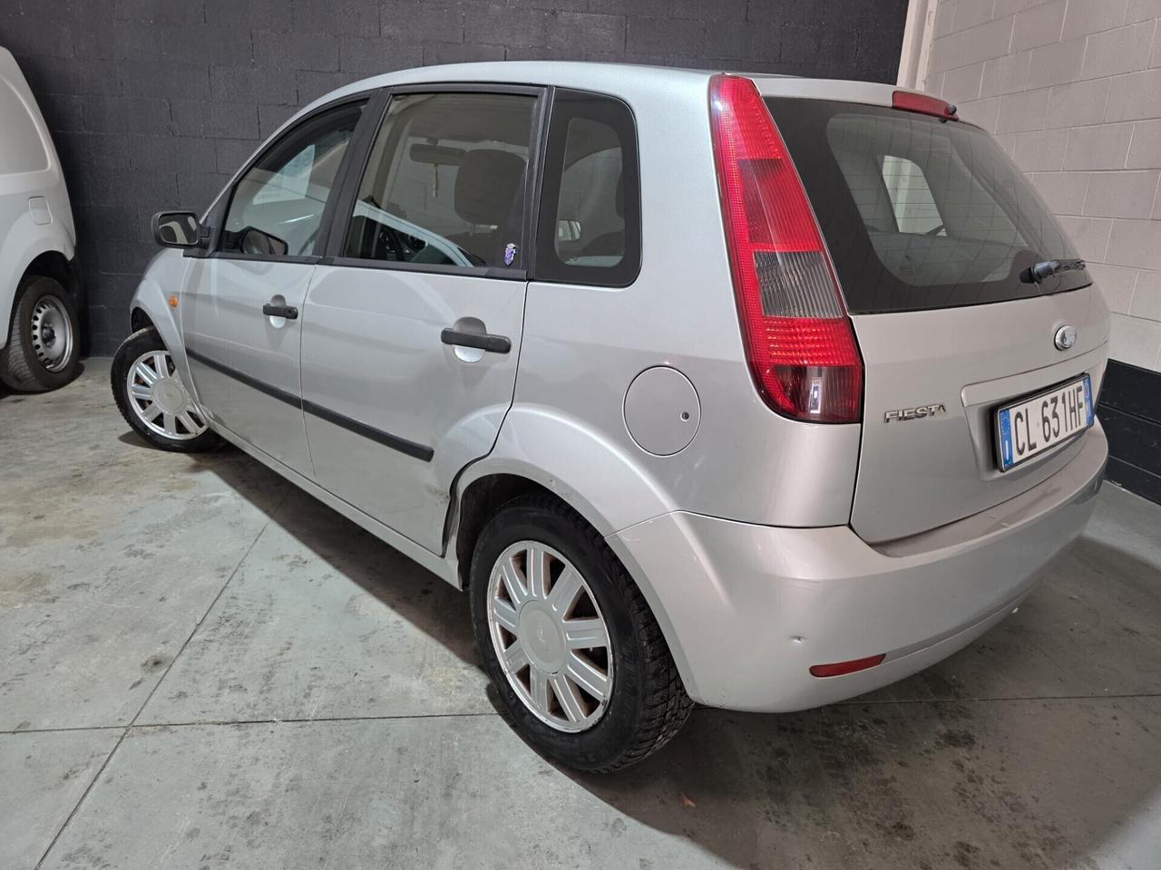 Ford Fiesta 1.2 16V 5p. Ghia
