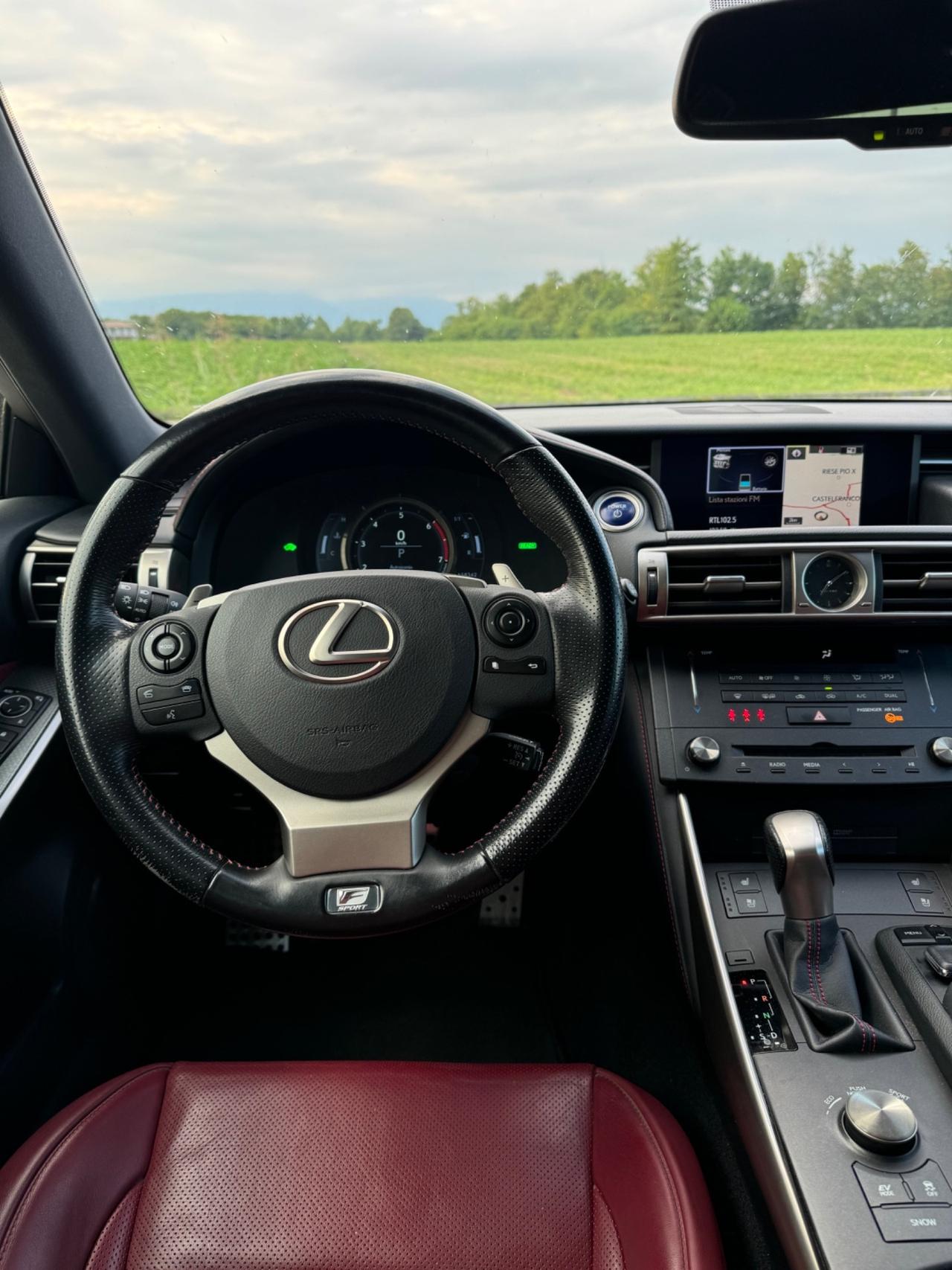 Lexus IS 300 Hybrid FSport