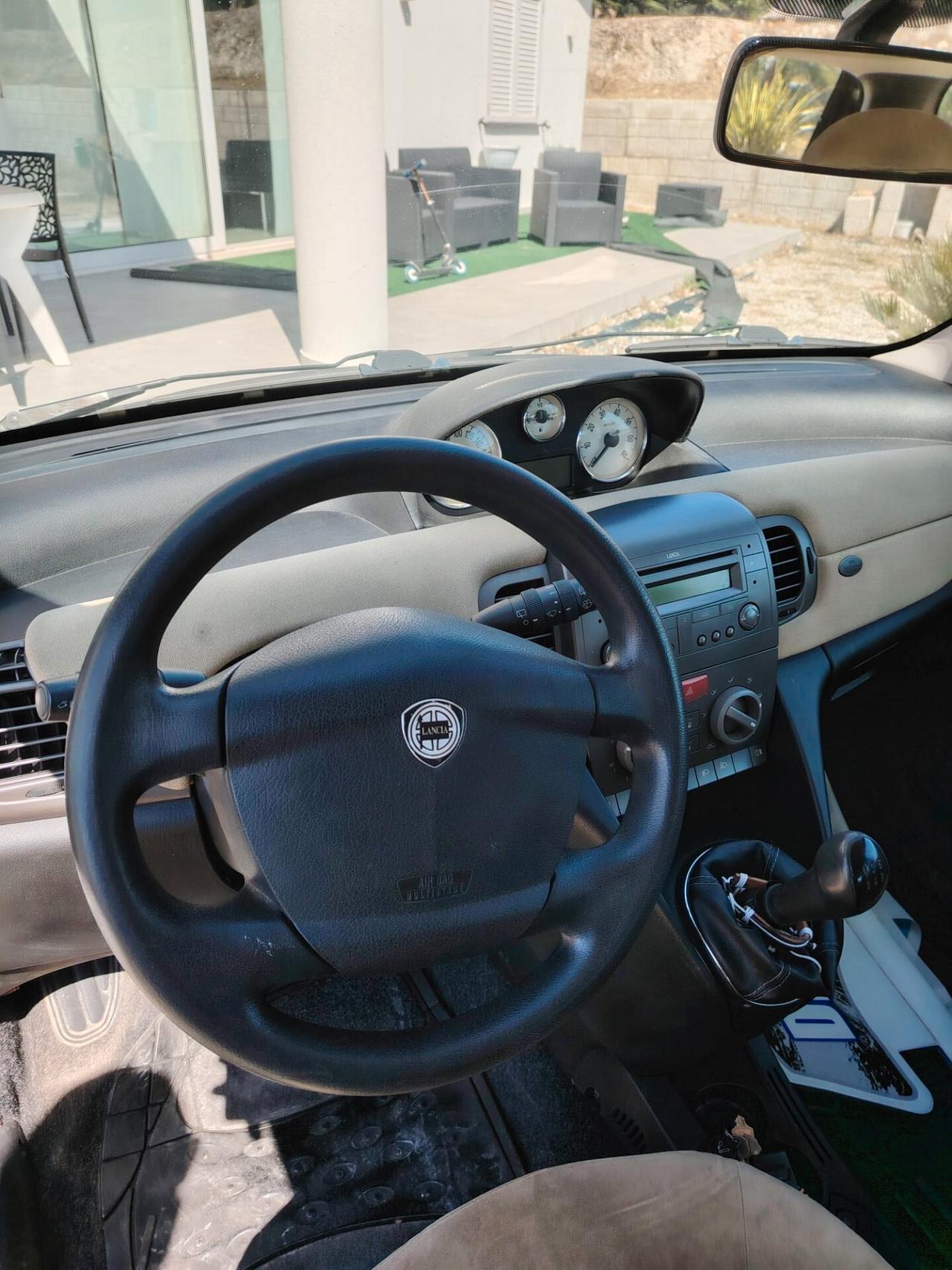 Lancia Ypsilon 1.3 MJT 75 CV Argento