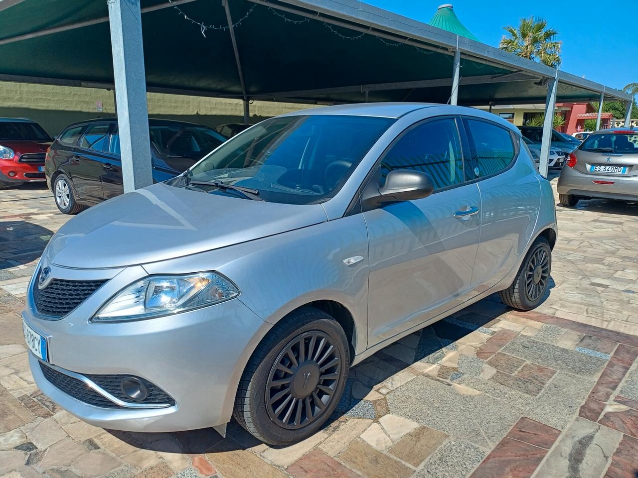 Lancia Ypsilon 1.2 69 CV 5 porte GPL Ecochic Silver