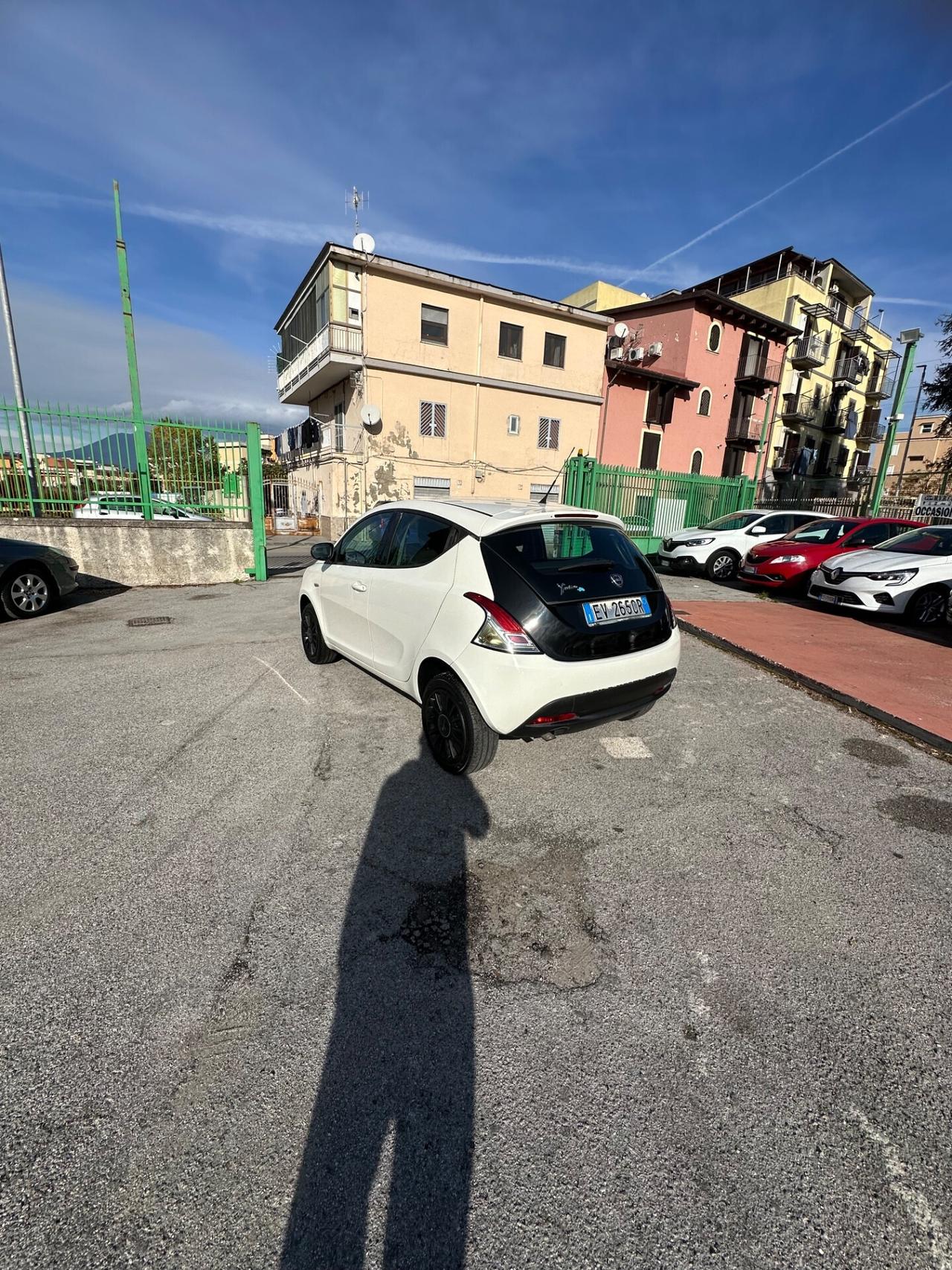 Lancia Ypsilon 0.9 TwinAir 85 CV 5 porte Metano Ecochic Gold