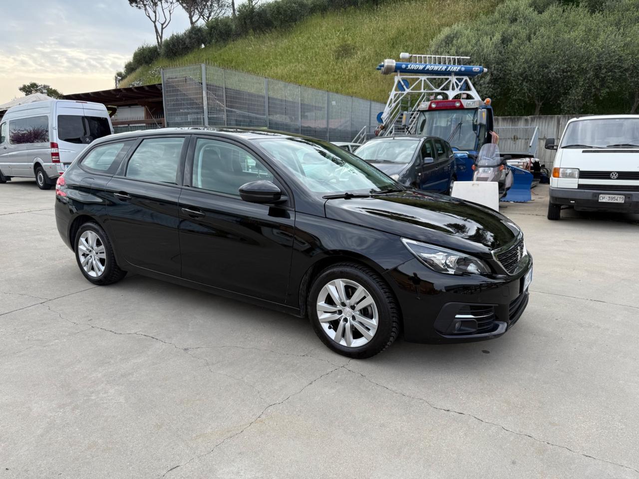Peugeot 308 BlueHDi 130 S&S EAT8 SW Allure Pack
