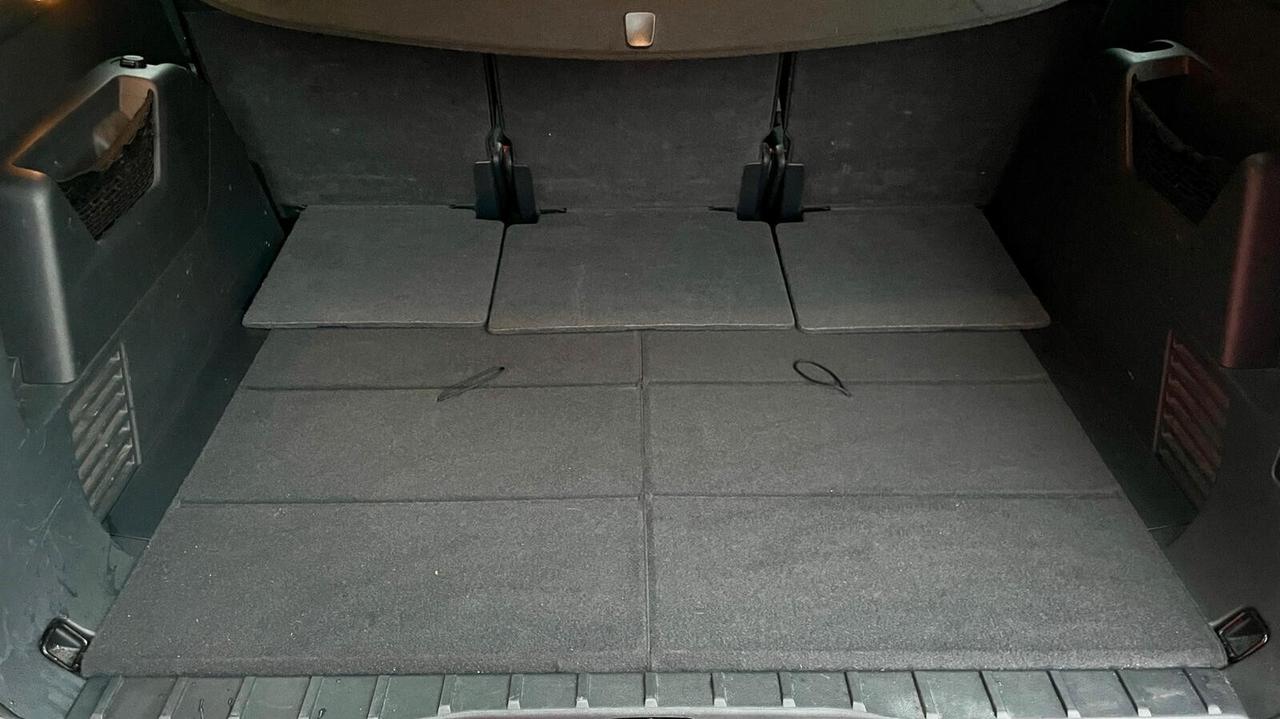 Peugeot 5008 2.0 HDi 150CV Allure N1