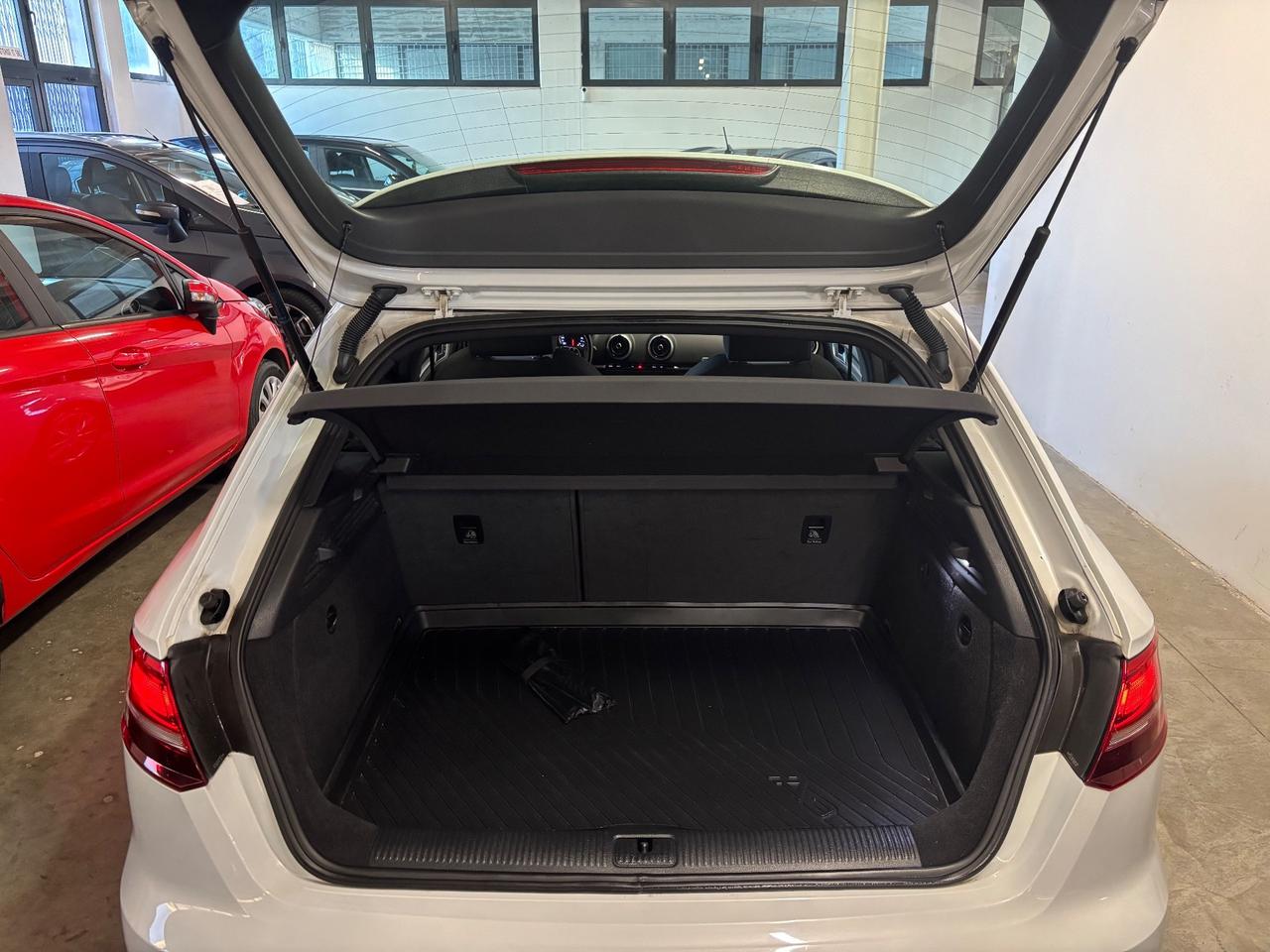 Audi A3 SPB 1.6 TDI | S-TRONIC Sport |