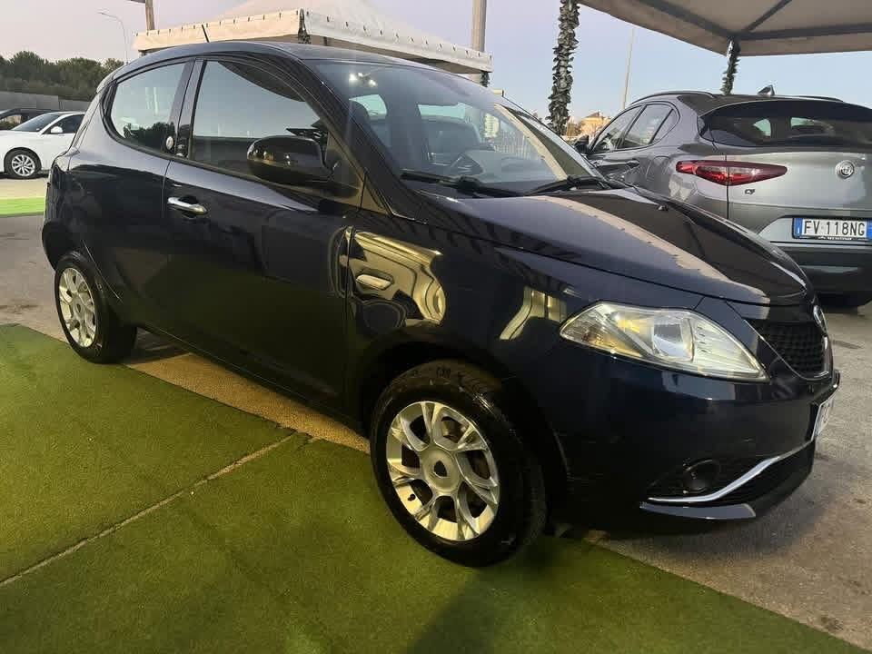 Lancia Ypsilon 900cc 85 CV Platinum garanzia 12/24