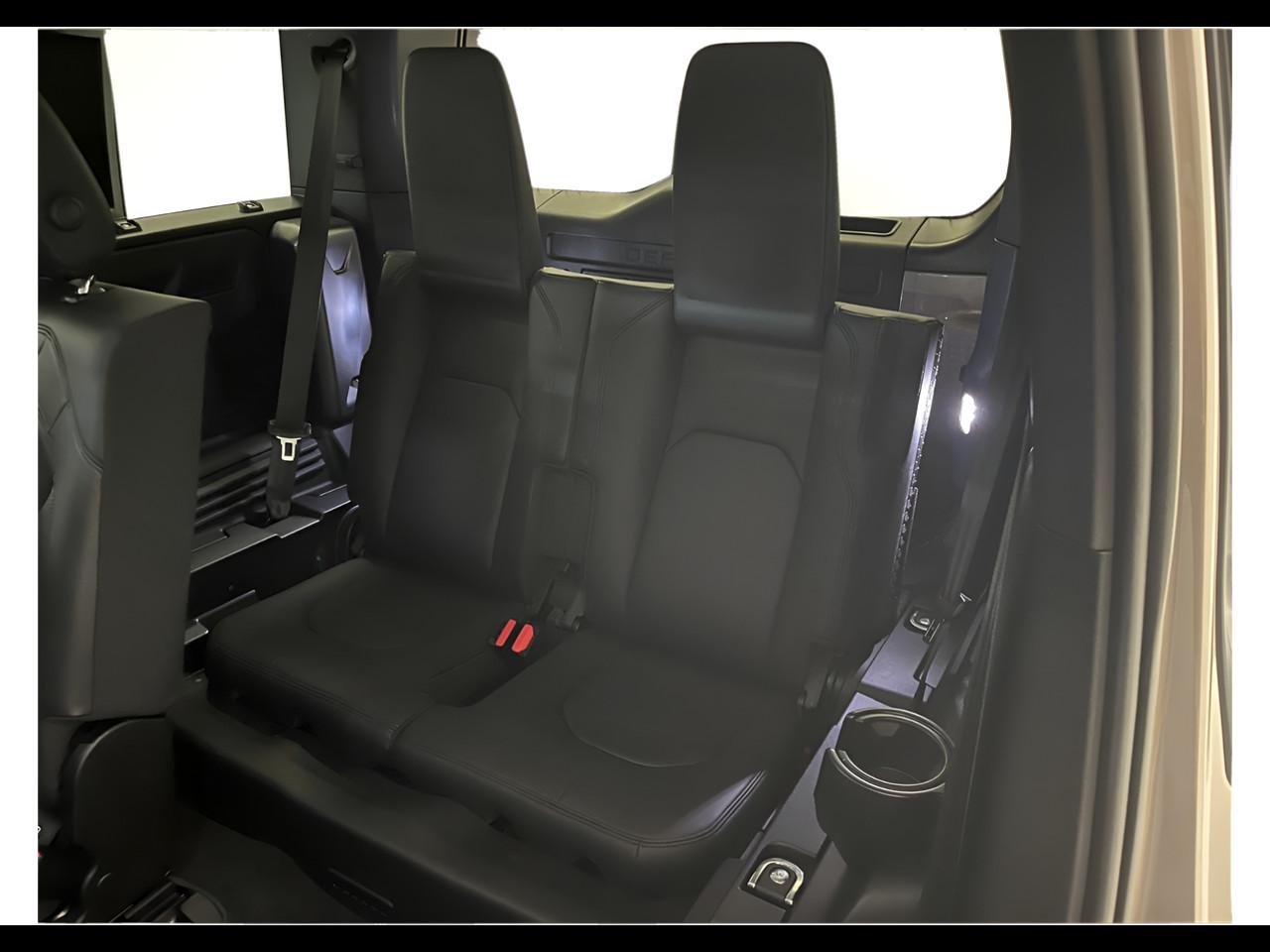 LAND ROVER Defender 110 3.0d i6 mhev SE awd 200cv auto 7 p.ti