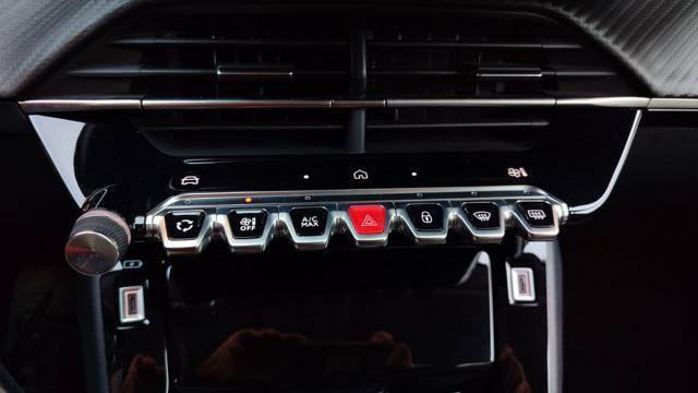 PEUGEOT 208 1.2 100cv Allure *SENZA VINCOLO FINANZIAMENTO*