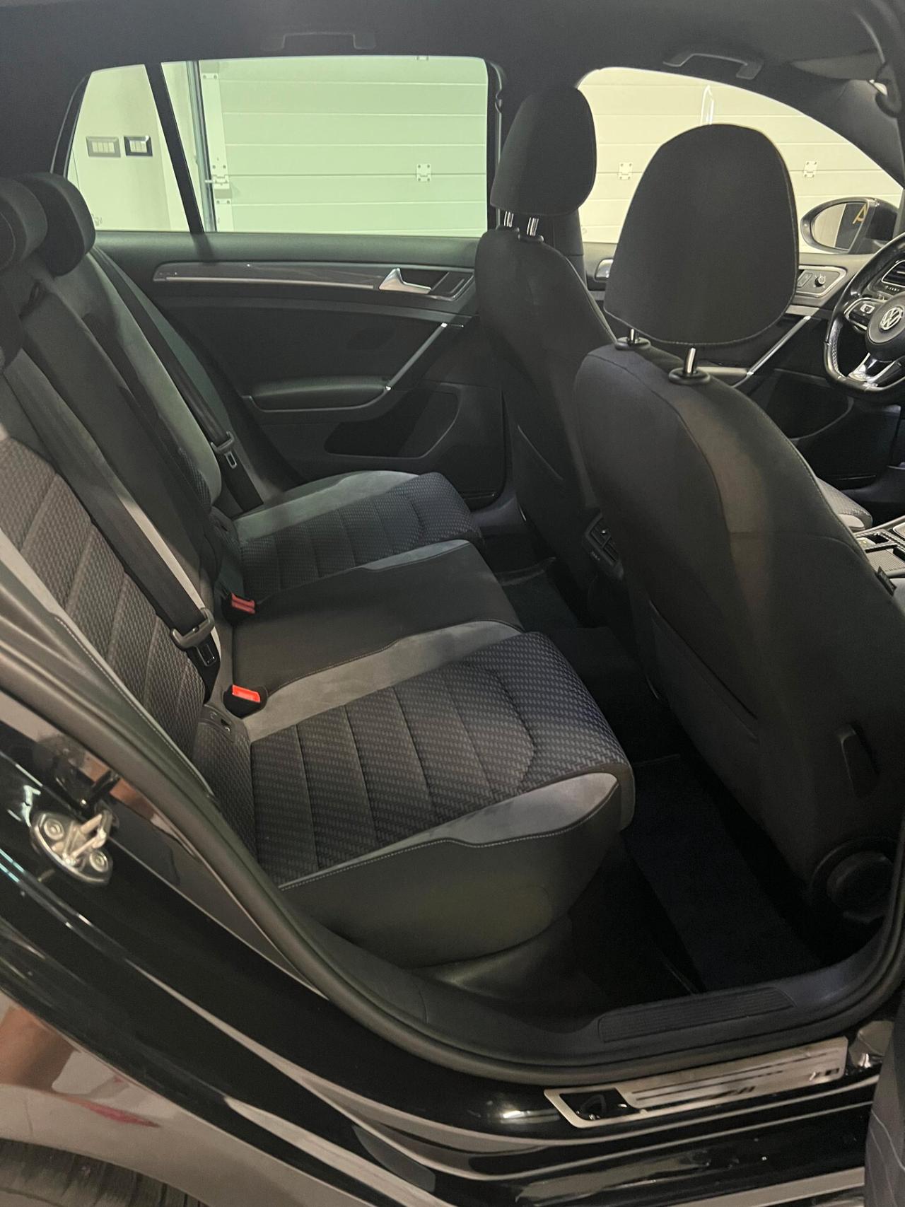 Volkswagen Golf 1.6 TDI 115 CV R-line