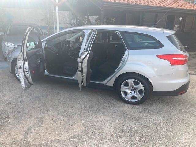Ford Focus 1.6 120 CV GPL SW Titanium