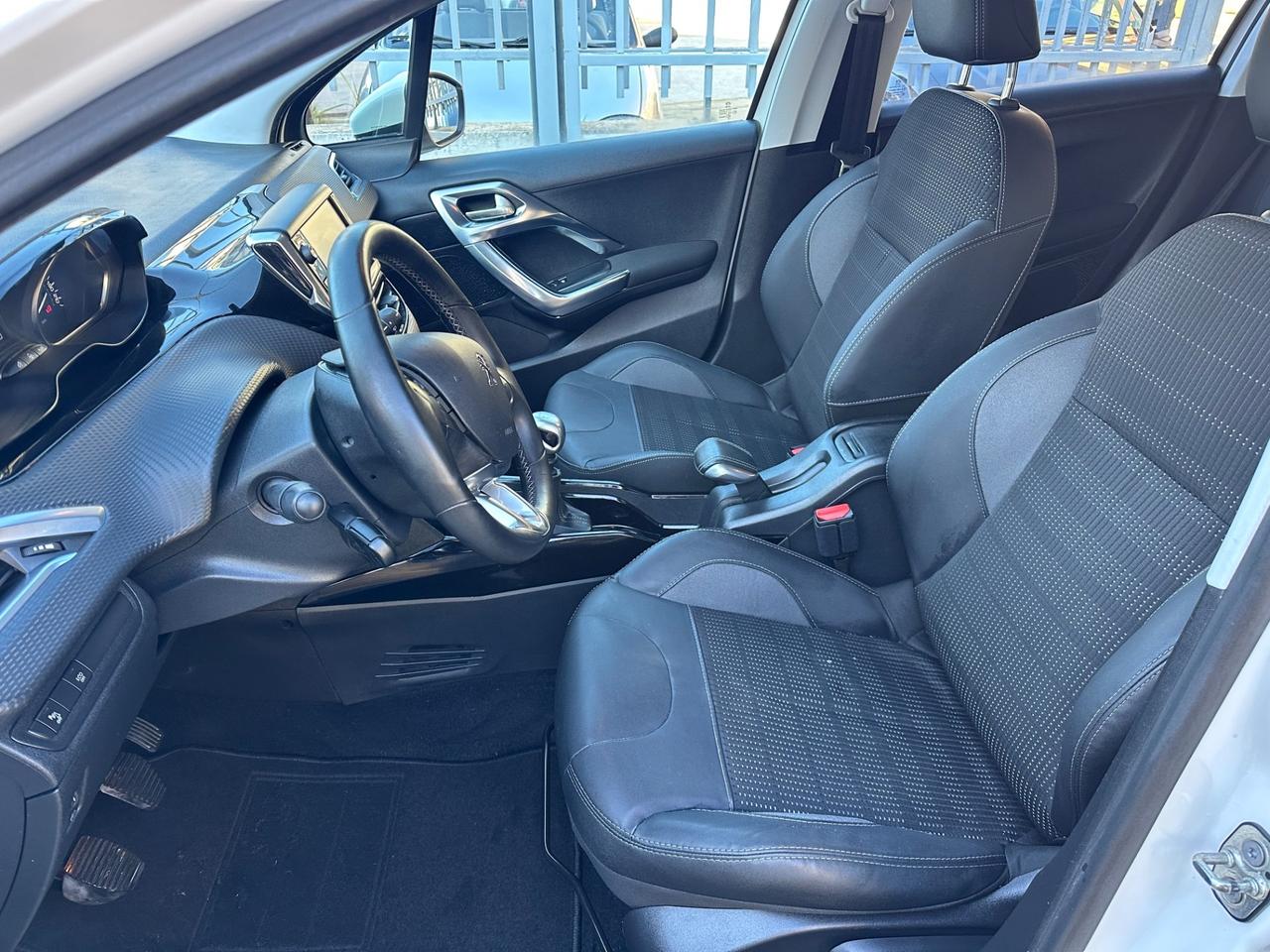 Peugeot 2008 BlueHDi 100 Allure