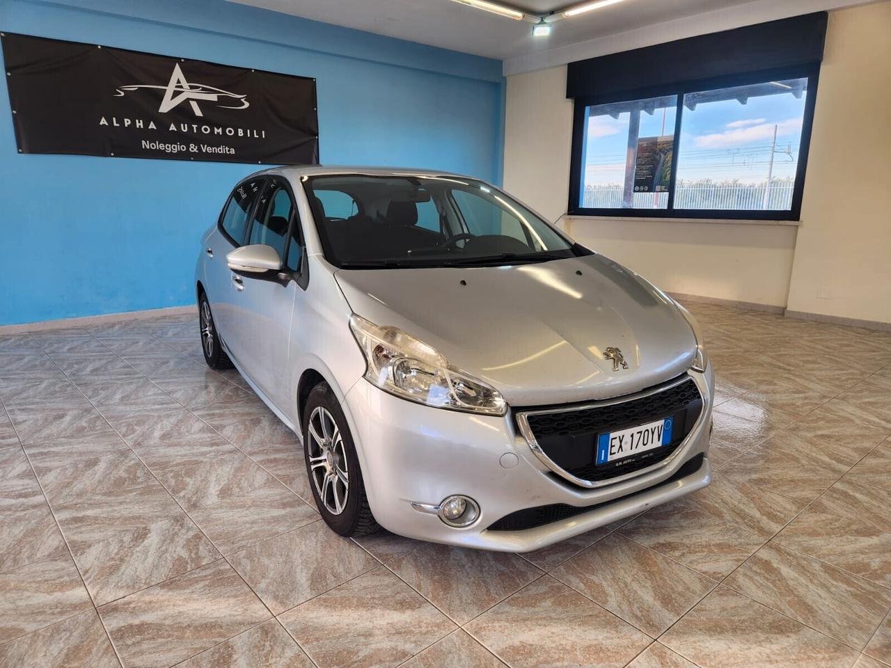 Peugeot 208 1.4 HDi 68 CV 5 porte NAVI