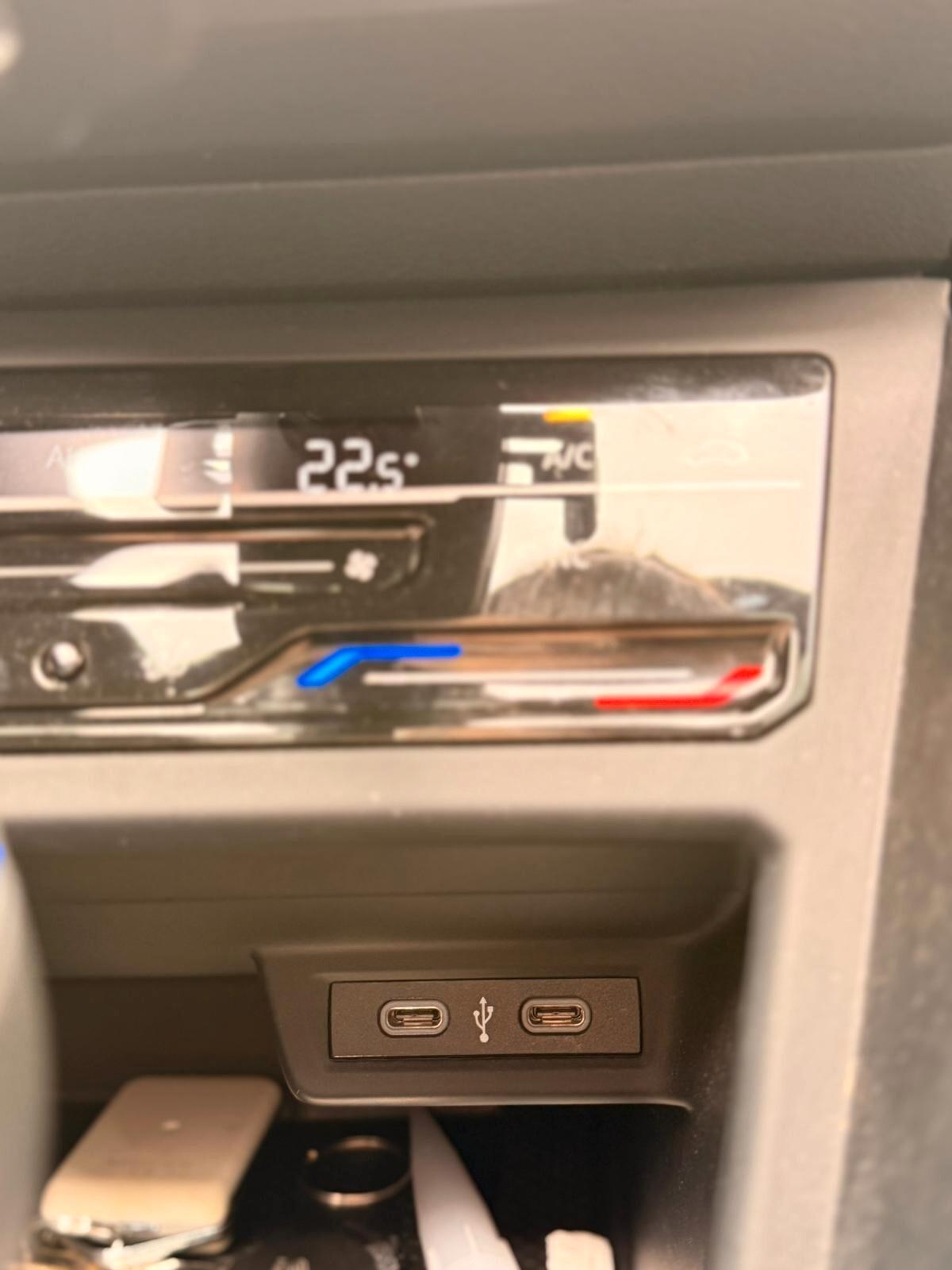 Volkswagen Taigo 1.5 TSI ACT 150 CV DSG R-Line