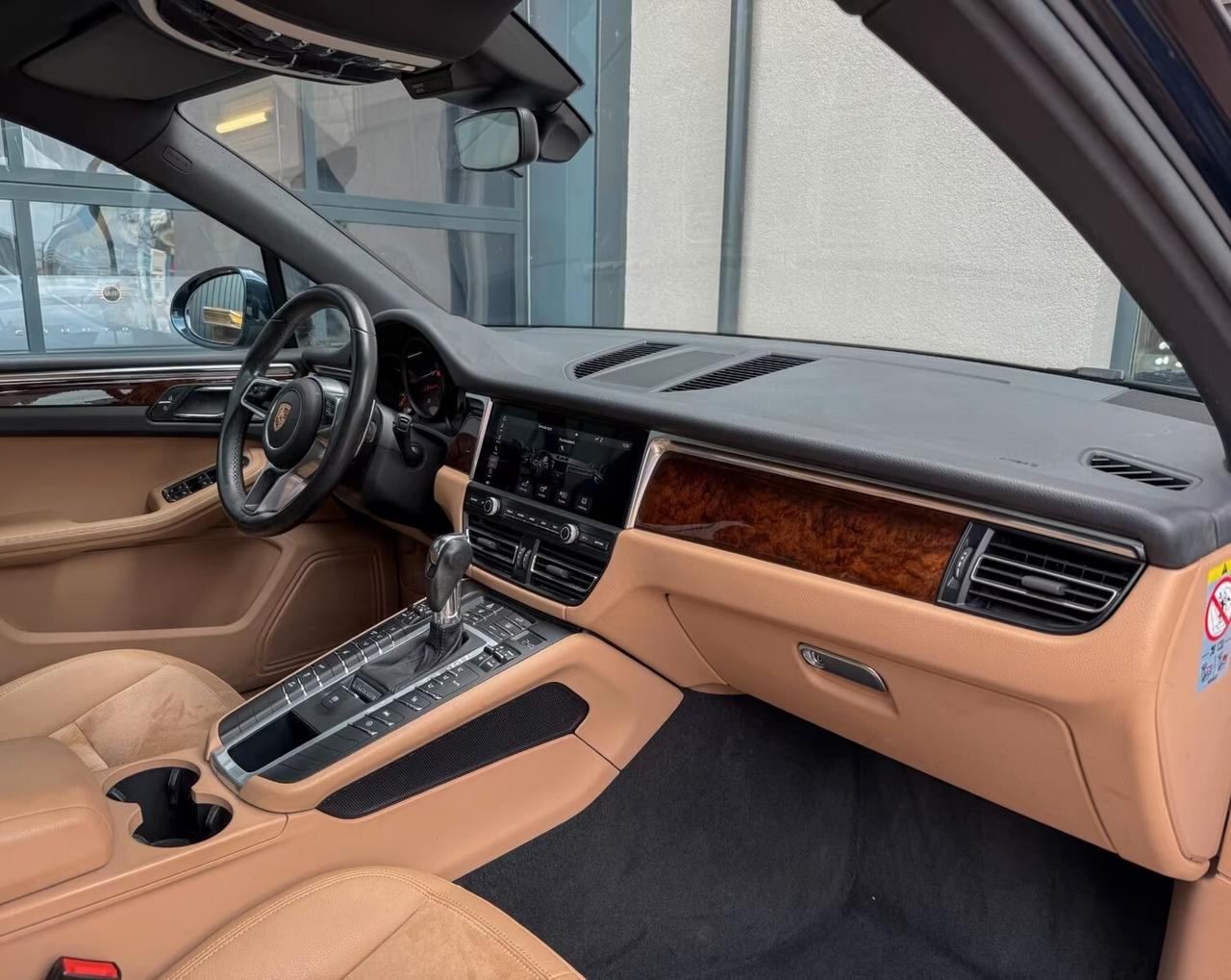 Porsche Macan 2.0 AUTO-NAVI-TETTO