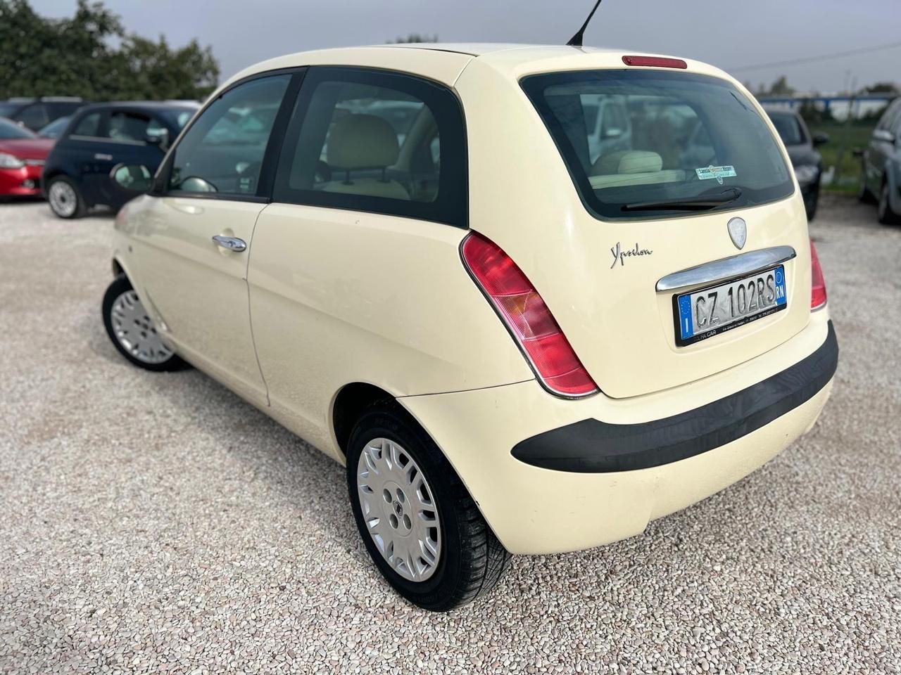 Lancia Ypsilon 1.2 Oro NEOPATENTATI 120.000 Km !!