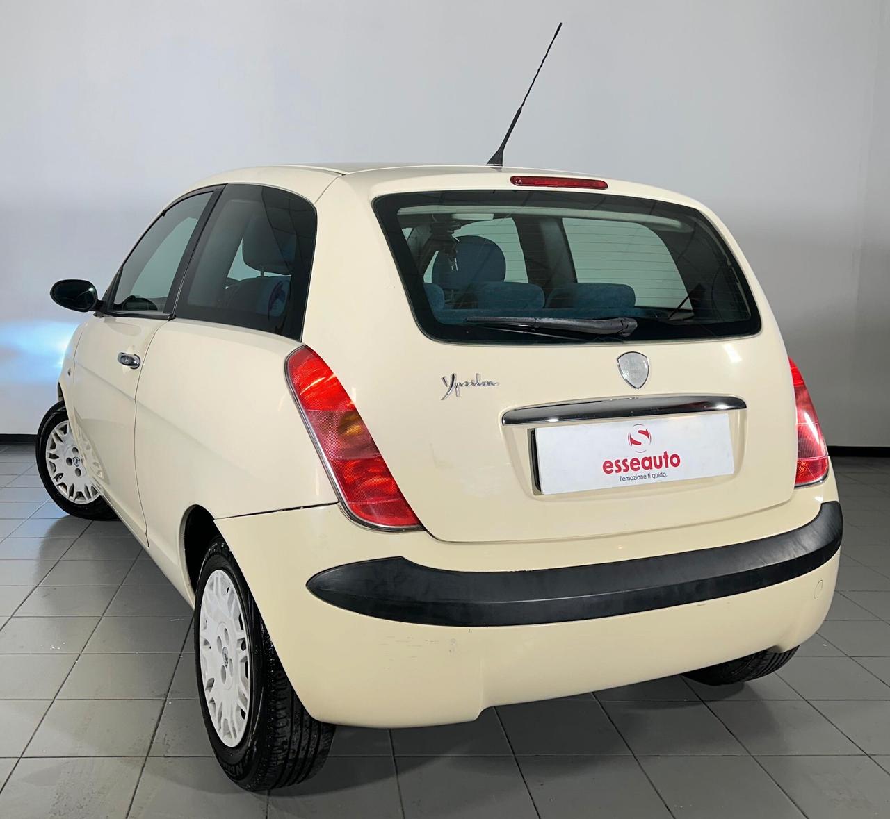 Lancia Ypsilon 1.2 Gold - BLACK DECEMBER Promo