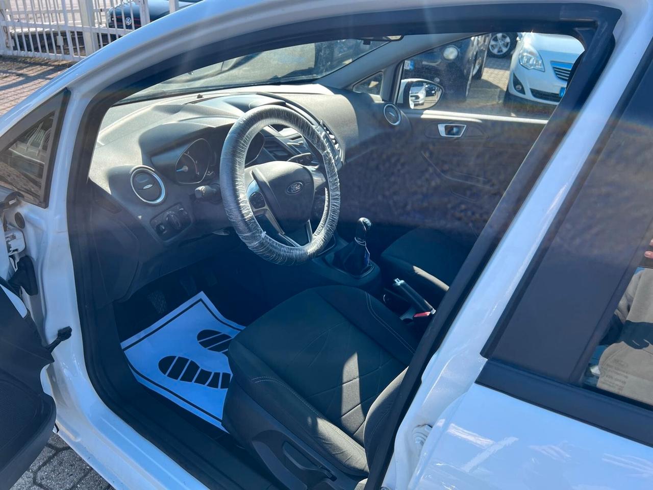 Ford Fiesta 1.5 TDCi 75CV 5 porte Black & White Edition