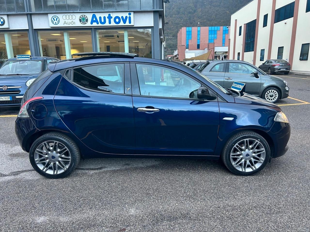 Lancia Ypsilon 1.3 MJT 16V 95 CV 5 porte S&S Platinum Tetto Apribile