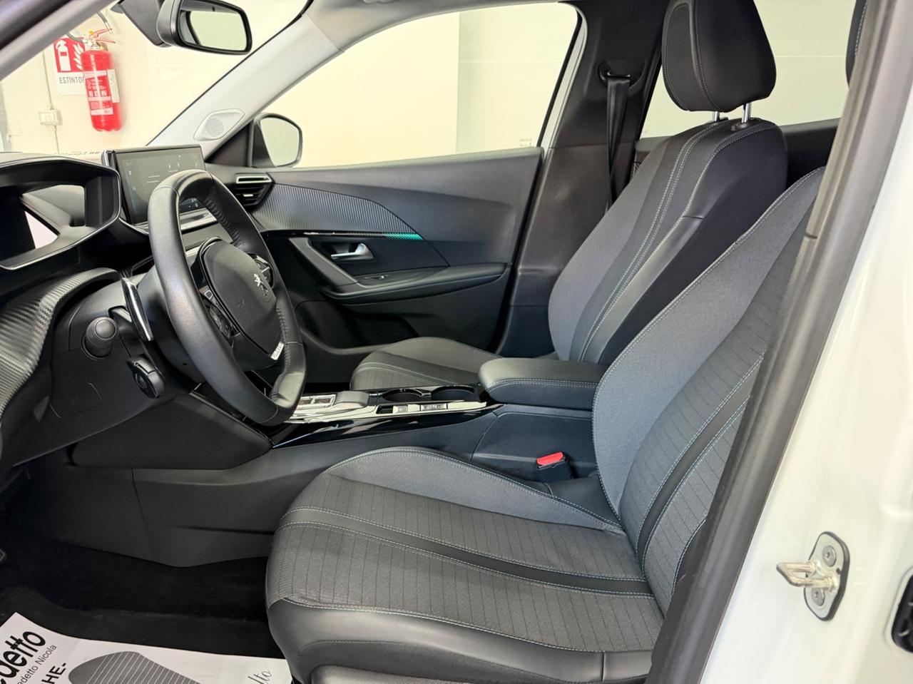 Peugeot 2008 BlueHDi 130 S&S EAT8 Allure Pack 2022