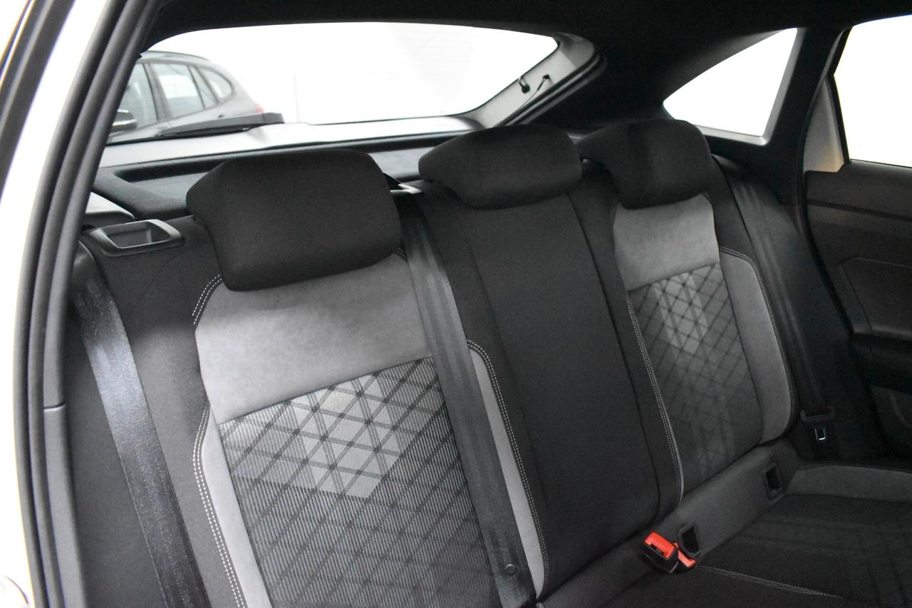 Volkswagen Taigo 1.0 TSI 110 CV DSG R-Line