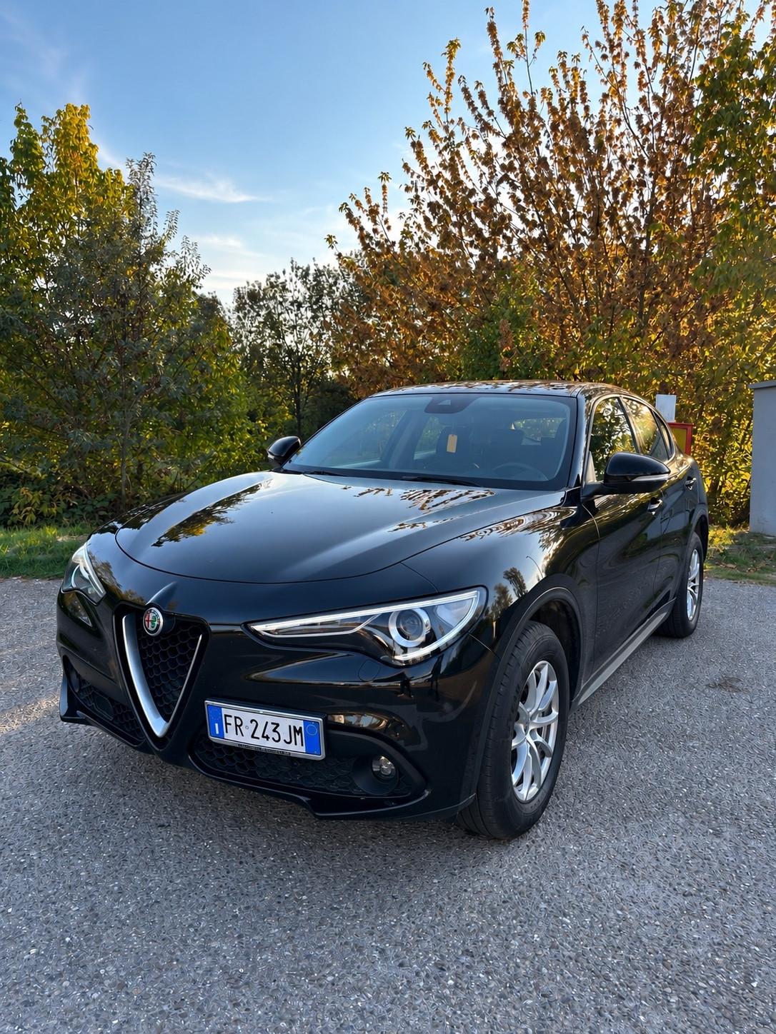 Alfa Romeo Stelvio 2.2 Turbodiesel 180 CV AT8 Q4 Business