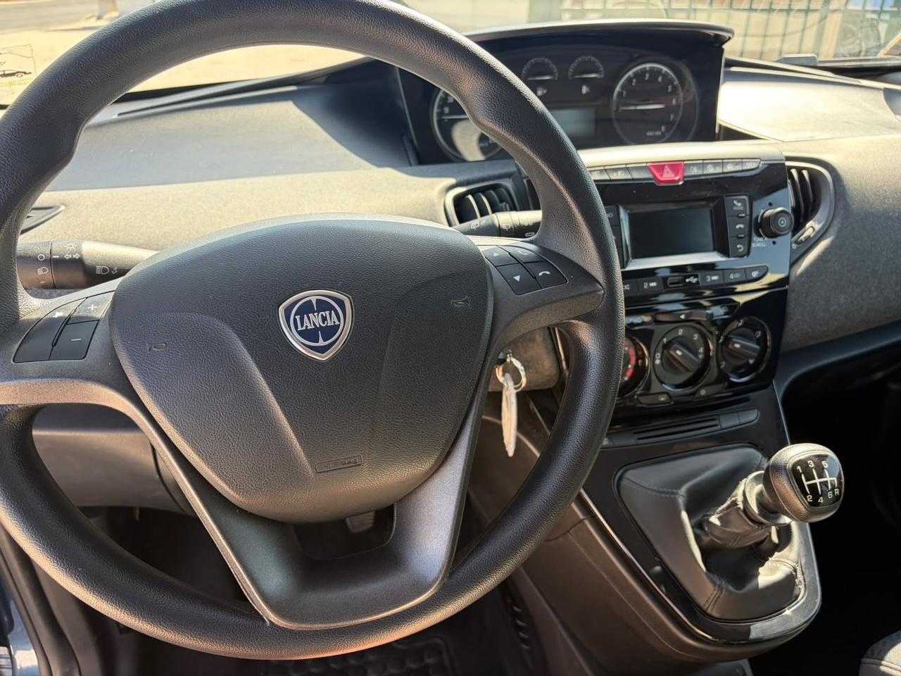 Lancia Ypsilon 1.0 FireFly 5 porte S&S Hybrid Gold