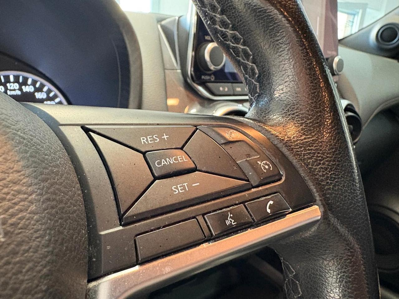 Nissan Juke 1.0 DIG-T 114 CV N-Connecta