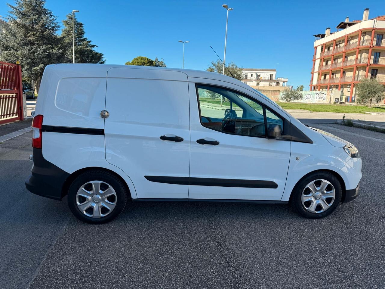 Ford Transit Courier 1.5 TDCi 75CV Van Trend