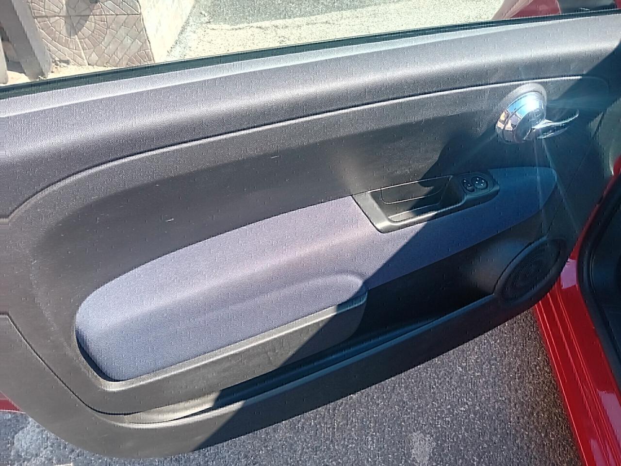 Fiat 500 1.0 Hybrid Red