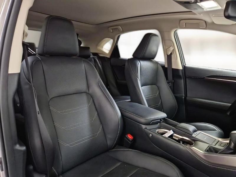 LEXUS NX 300h Hybrid Luxury 4WD Autom.