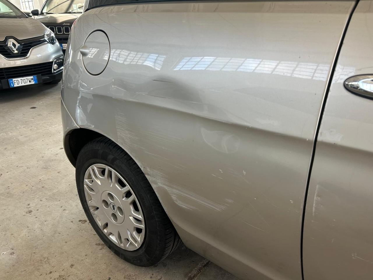 Lancia Ypsilon 1.2 16V Argento