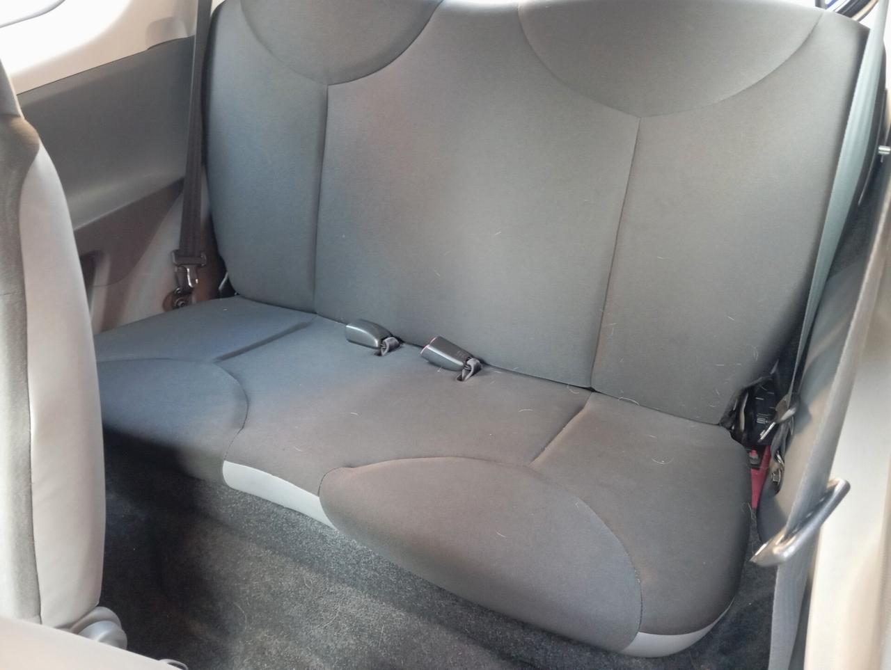 Toyota Aygo 1.0 Now Connect E5 offerta del mese