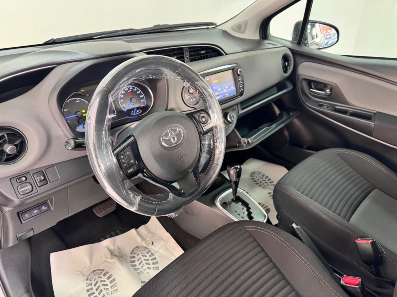 Toyota Yaris 1.5 Hybrid-2018-GARANTITA