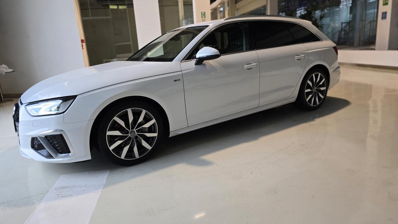 Audi A4 Avant 40 TDI quattro S tronic S line edition