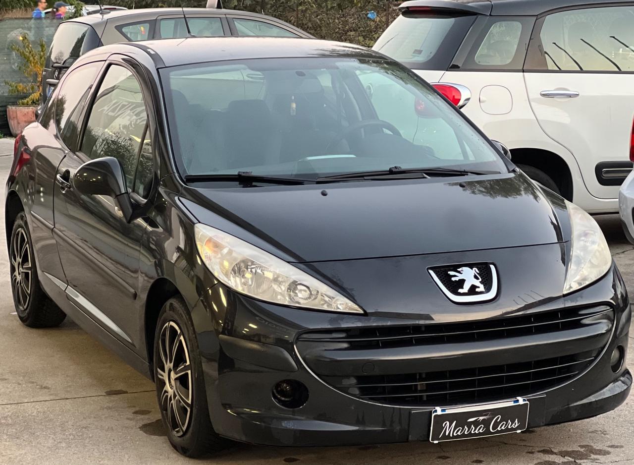 Peugeot 207 1.4 8V 75CV 3p. ONE Line