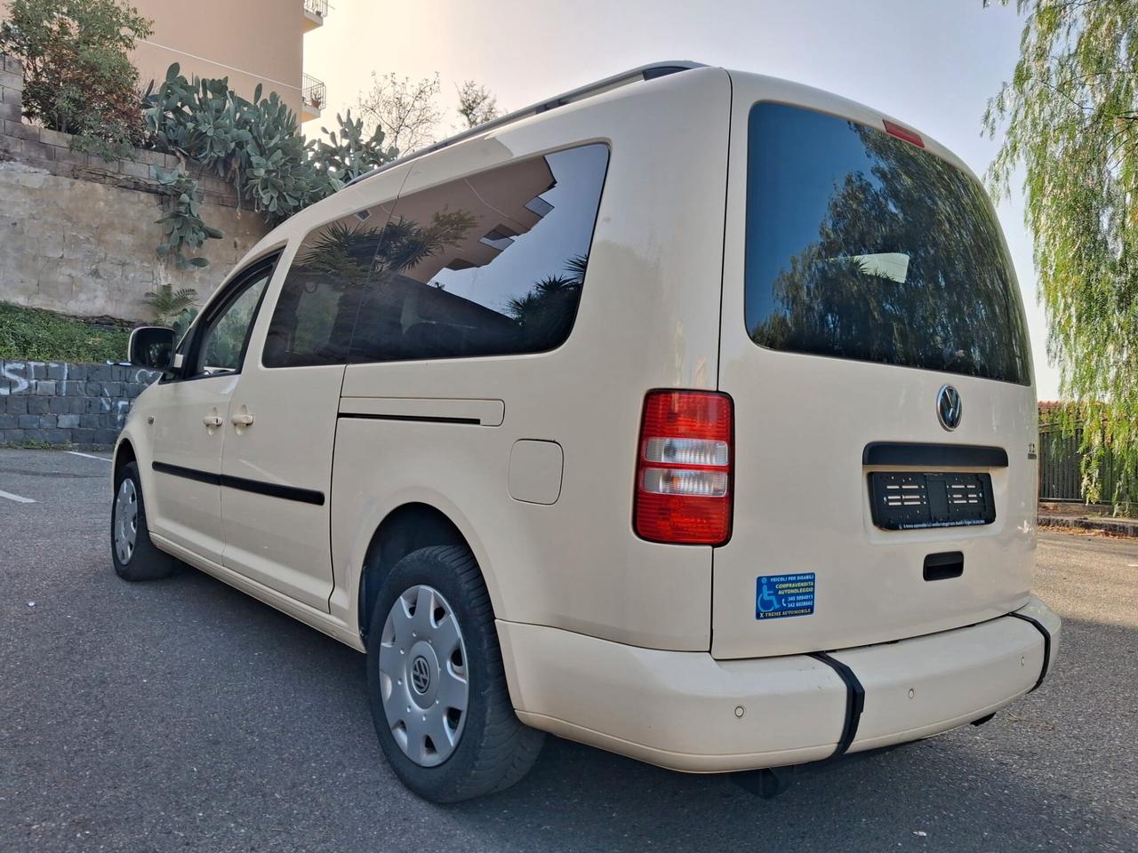 Volkswagen Caddy Pianale ribassato con rampa disabili in carrozzina