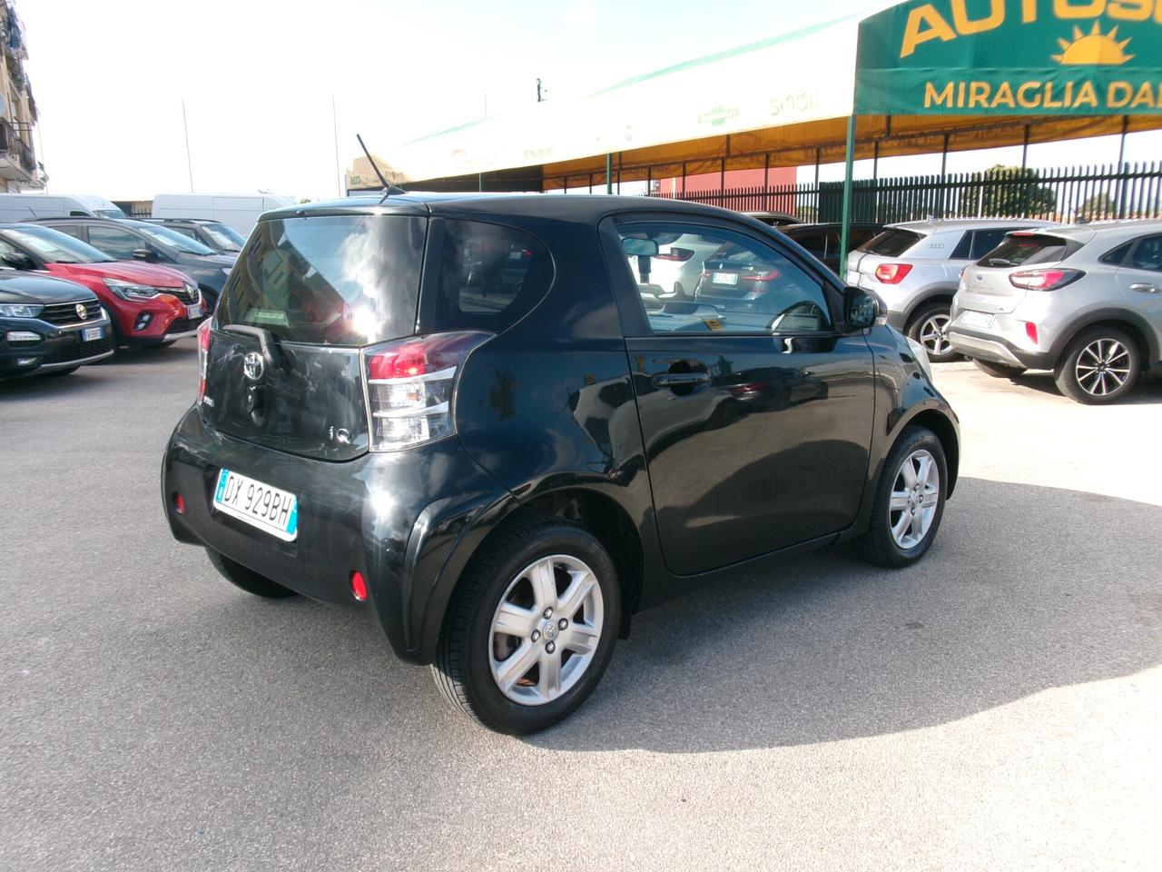 Toyota iQ 1.0 CVT MULTIDRIVE AUTOMATICA