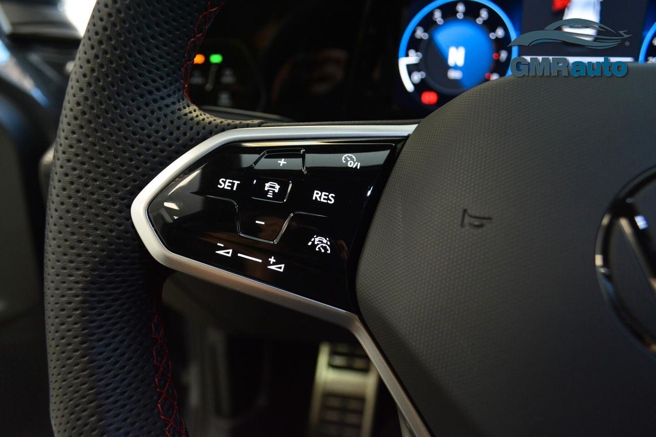 Volkswagen Golf GTI 2.0 TSI DSG