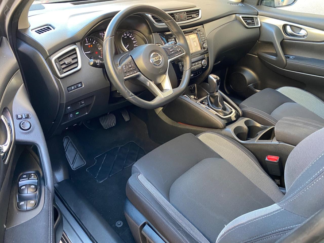 Nissan Qashqai 1.6 Automatica con tetto panoramico