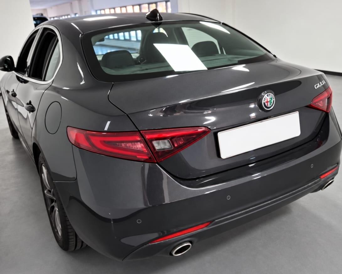 Alfa Romeo Giulia 2.2 Turbodiesel 180 CV AT8 Business Sport Launch Ed.