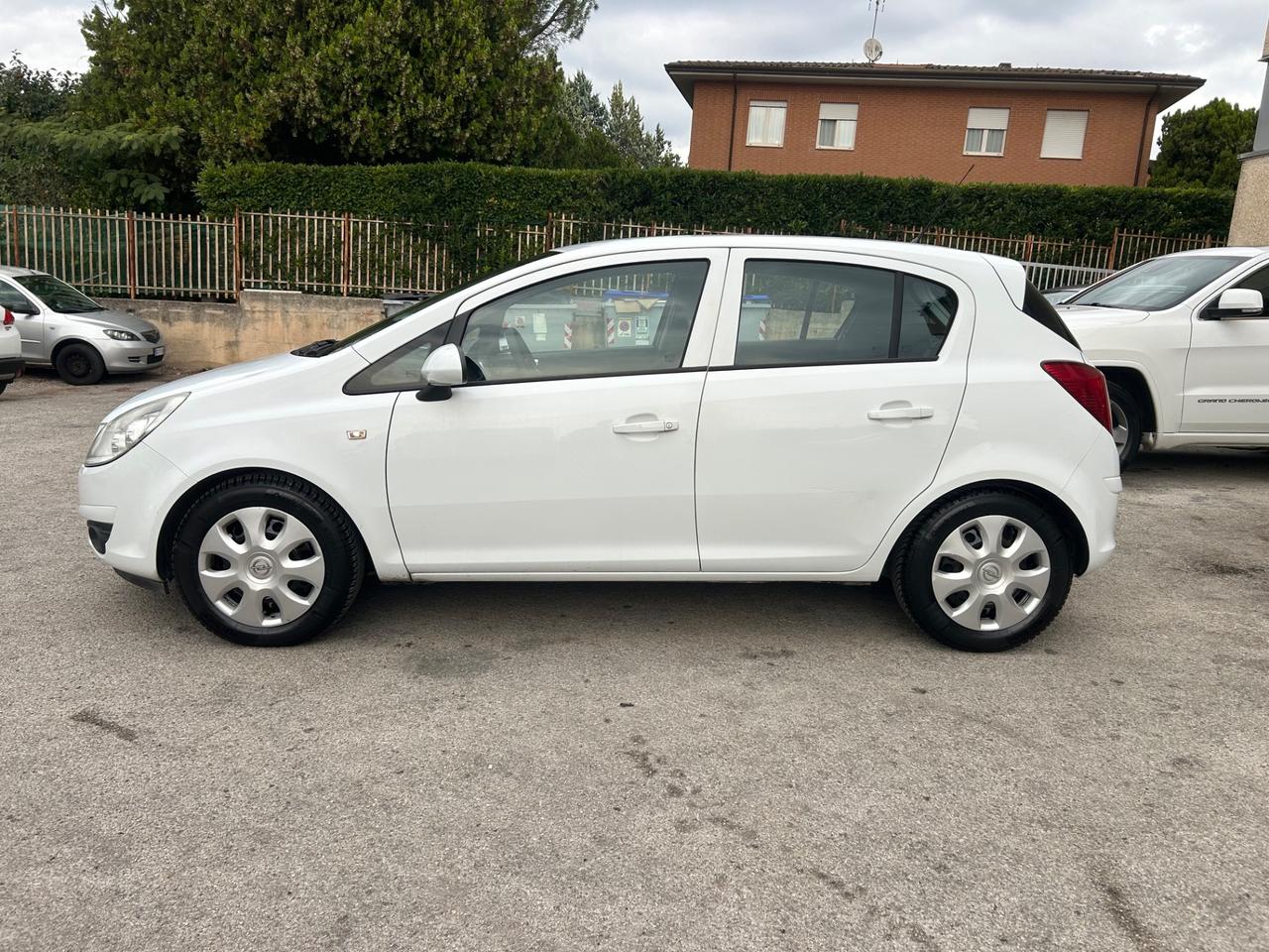 Opel Corsa 1.2 5 porte Cosmo