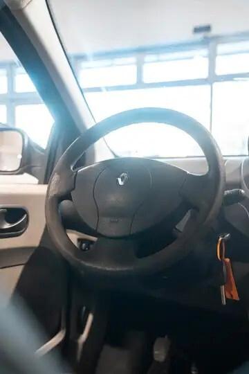 Renault Clio 1.2 16V 5 porte Confort