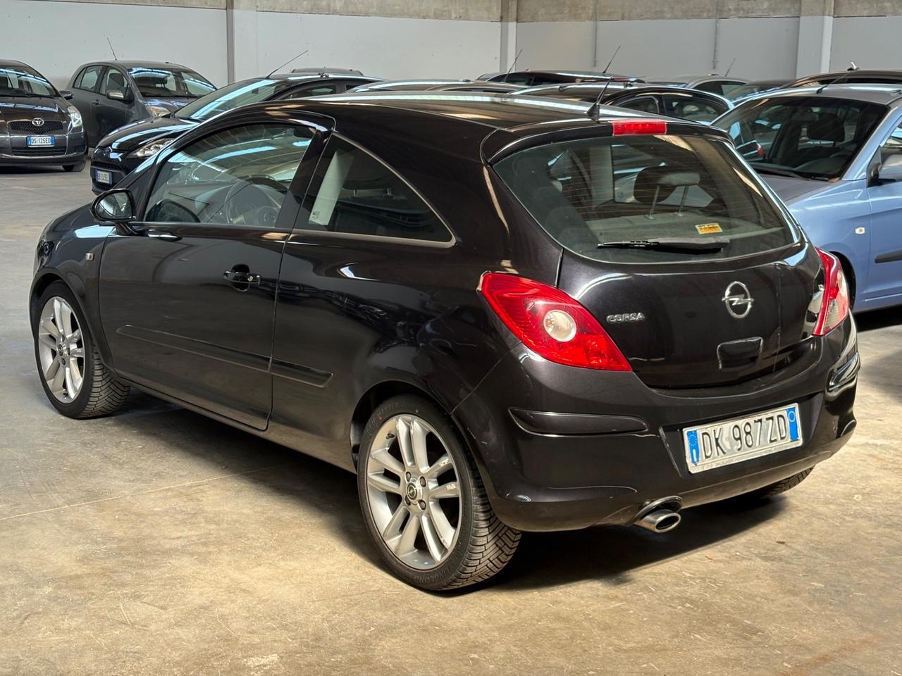 Opel Corsa 1.2 3 porte Sport
